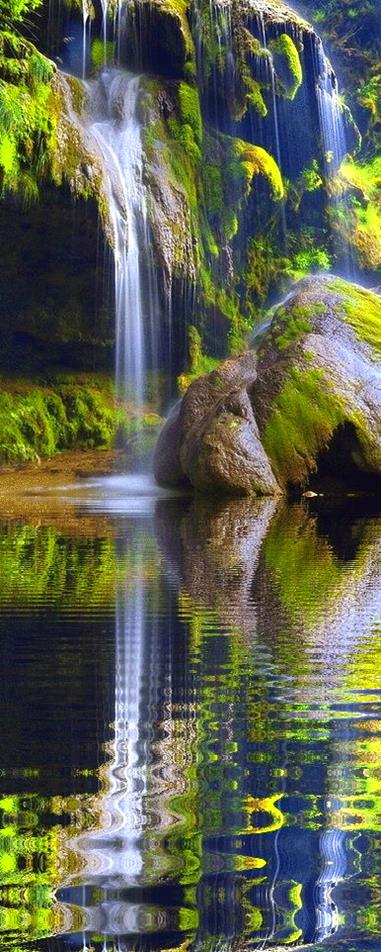 12 top images with mirror effect - Waterfall