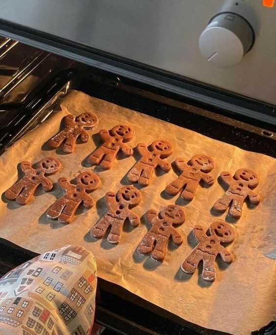 Gingerbread men in the oven.
