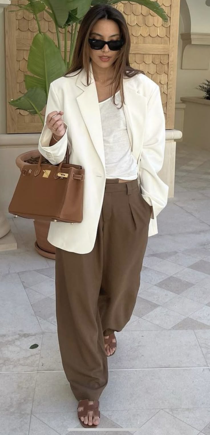 The Ultimate Elegance Guide to Wearing Oversized Clothes