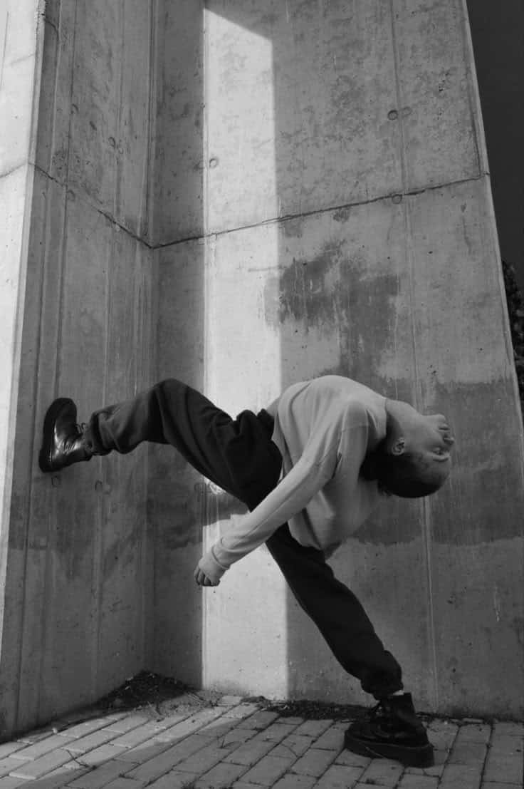 Unlock Stunning Photos with Dynamic Poses: Essential Guide