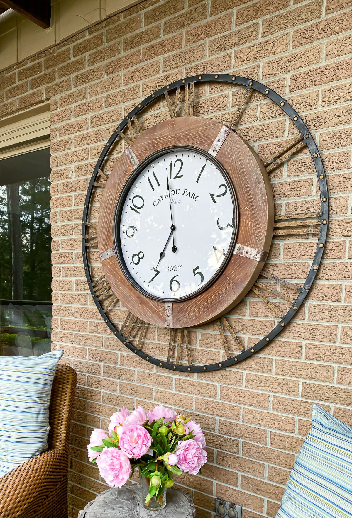 Outdoor Wall Decor Ideas To Brighten Your Space