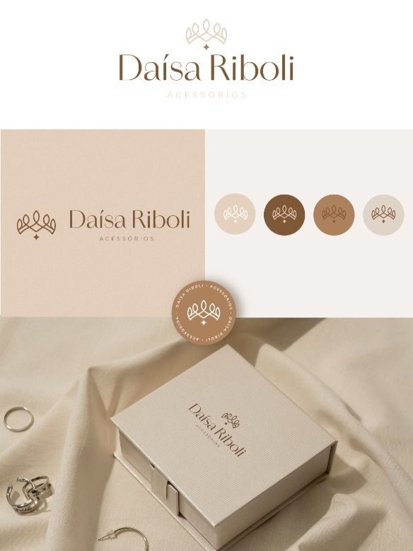 Elegant jewelry set with brand packaging by Daísa Riboli, featuring a minimal and sophisticated design.