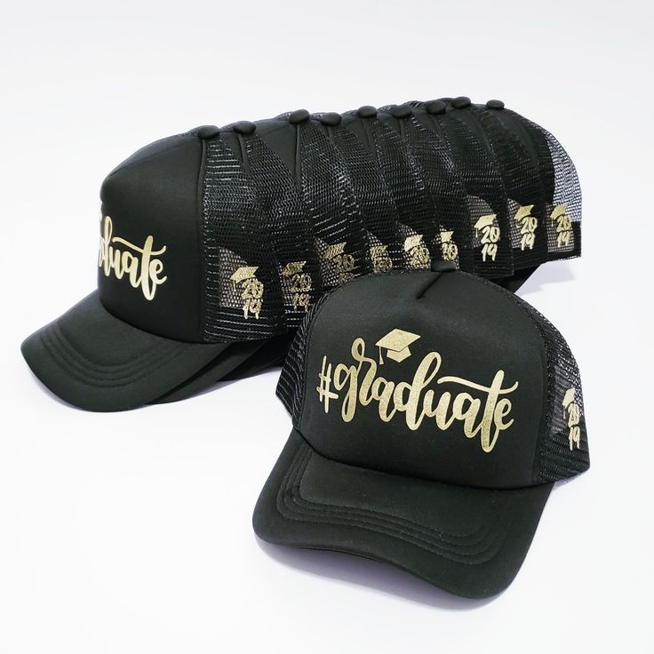 Gorras personalizadas caps trucker cap Graduation-themed black caps with #graduate and gold print, perfect for graduations and celebrations. | Sky Rye Design Graduation-themed black caps with #graduate and gold print, perfect for graduations and celebrations.
