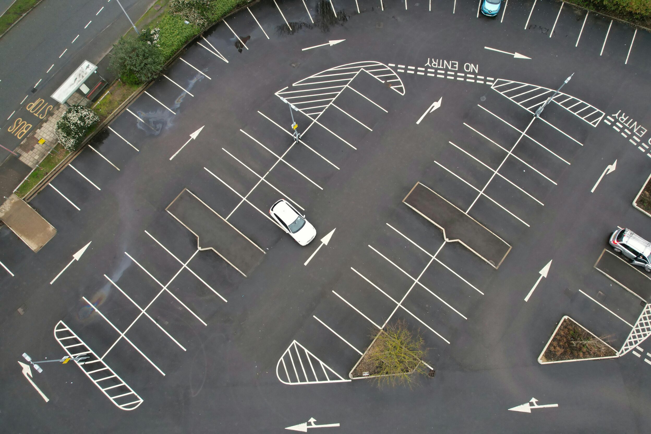 How Thermoplastic Markings Boost Driveway Curb Appeal
