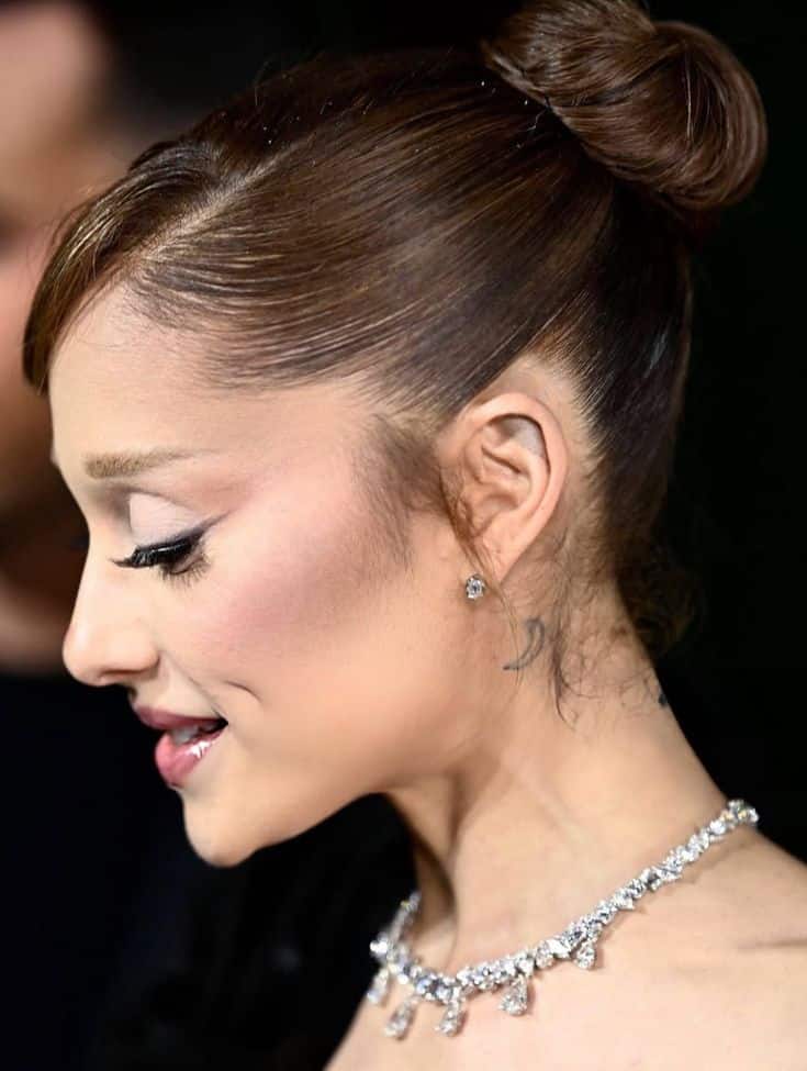 27d0d4d712df9071b9ea8cb4ad3c1aec Elegant woman with updo hairstyle and diamond necklace. Close-up profile showcasing details of makeup and jewelry. | Sky Rye Design Elegant woman with updo hairstyle and diamond necklace. Close-up profile showcasing details of makeup and jewelry.