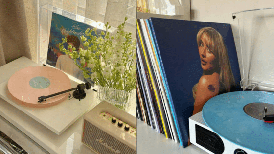 Viewing Deck Blog копия 6 Two turntables with pastel-colored vinyl records and album covers, surrounded by flowers and a speaker, creating a cozy retro ambiance. | Sky Rye Design Two turntables with pastel-colored vinyl records and album covers, surrounded by flowers and a speaker, creating a cozy retro ambiance.