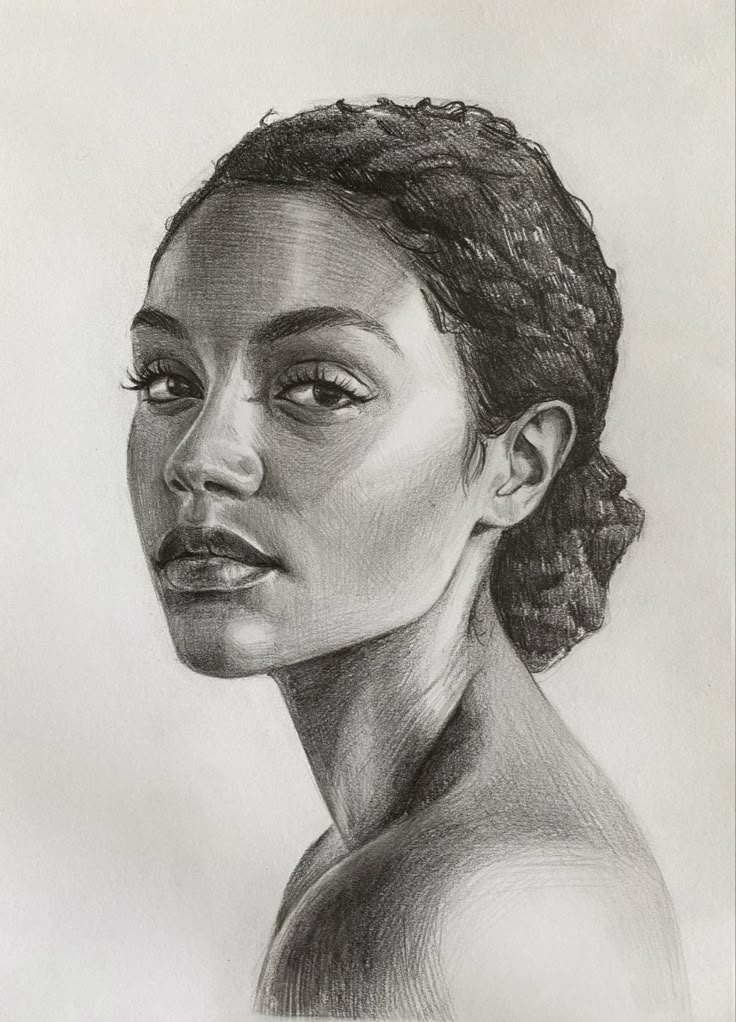 Портрет Portrait drawing of a woman with textured hair, showcasing detailed pencil shading and artistic realism, looking over her shoulder. | Sky Rye Design Portrait drawing of a woman with textured hair, showcasing detailed pencil shading and artistic realism, looking over her shoulder. portrait drawing ideas