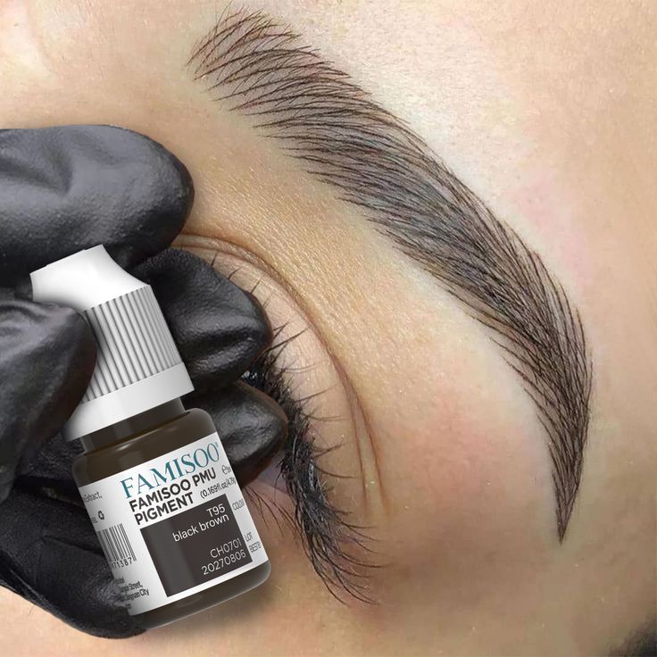 Encre de tatouage pour sourcils 5ML pour maquillage Permanent Eyeliner Texture liquide Pigment Eyebrow tattoo pigment application with Famsoo black brown PMU, showing precise brow detailing for enhanced appearance. | Sky Rye Design Eyebrow tattoo pigment application with Famsoo black brown PMU, showing precise brow detailing for enhanced appearance.